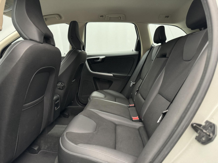 Volvo XC60 3.2 AWD MOMENTUM CZ AUT 3.2 Momentum