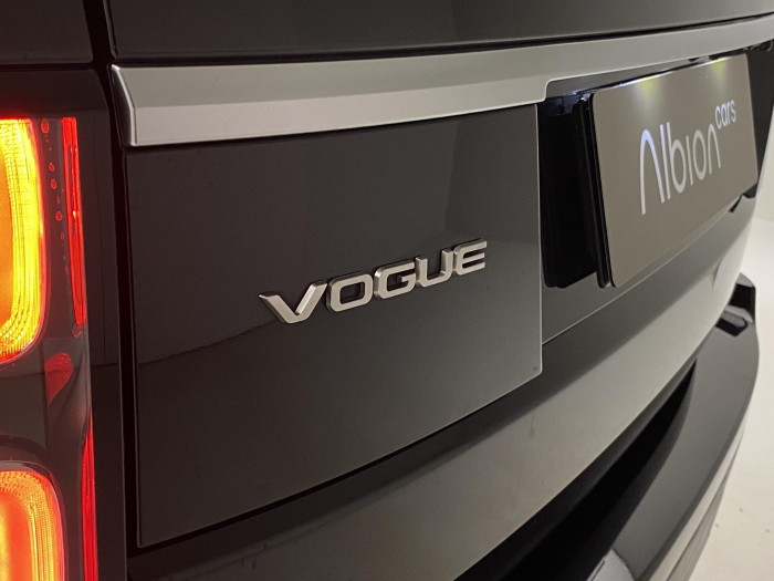 Land Rover Range Rover SDV6 AWD VOGUE REZERVACE