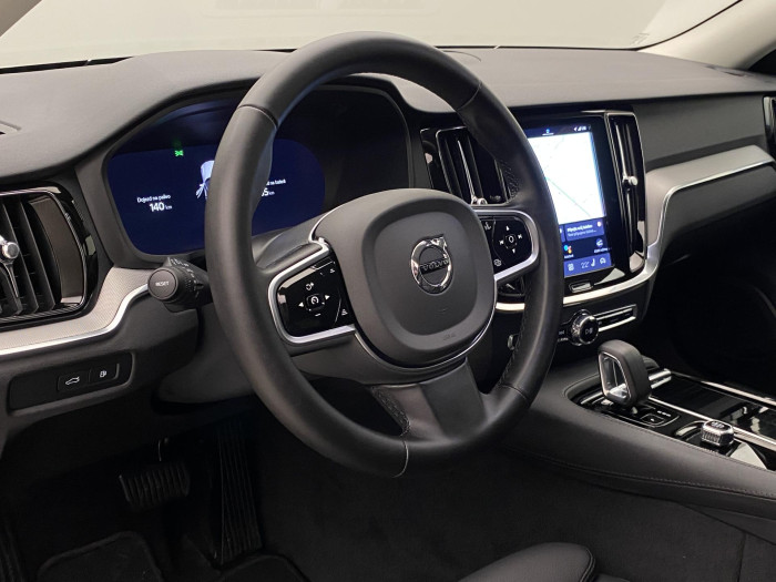 Volvo V60 T6 AWD PLUG-IN DARK PLUS CZ