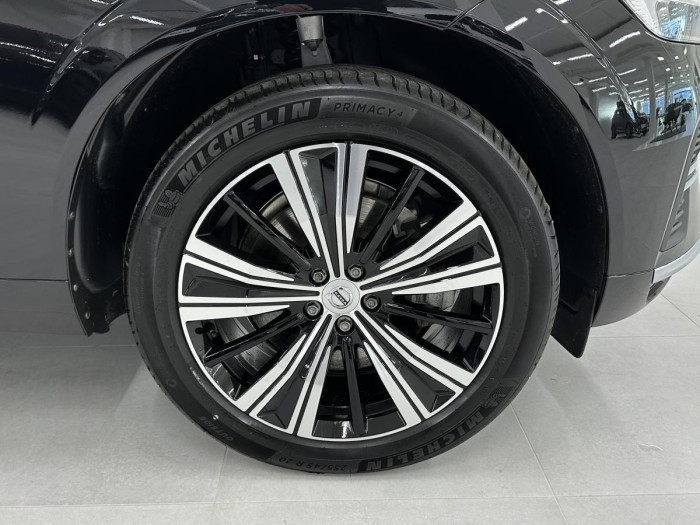 Volvo XC60 B4 AWD PLUS BRIGHT REZERVACE 2.0 Plus