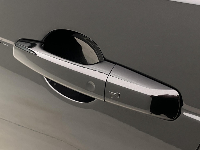 Land Rover Discovery 3,0 Sd6 AWD HSE REZERVACE