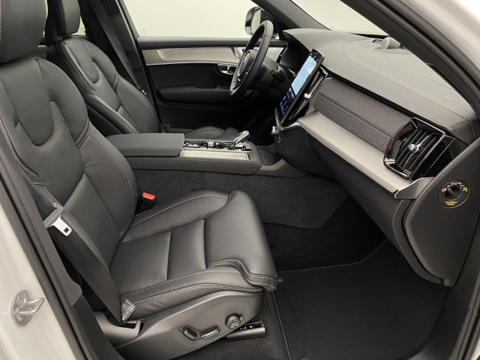 Volvo XC90 B5 AWD BLACK EDITION PLUS 7