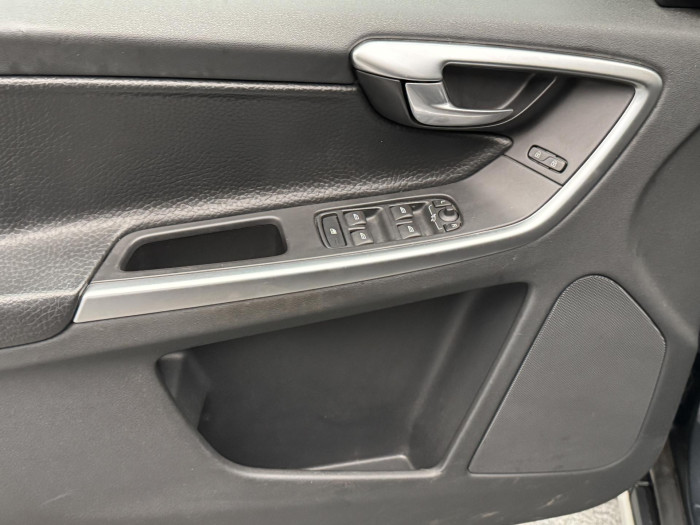 Volvo XC60 D3 AWD SUMMUM 2.4 d Summum