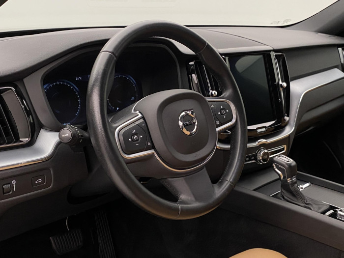 Volvo XC60 T5 AWD MOMENTUM AUT CZ 2.0 Momentum