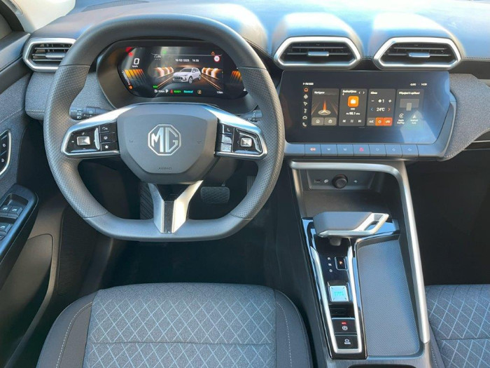MG ZS HYBRID+ ESSENTIAL