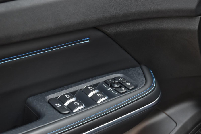 Lynk & Co 01 PHEV DCT AUT 1.maj.