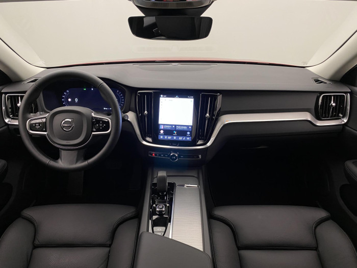 Volvo V60 B4 DARK PLUS AUT CZ