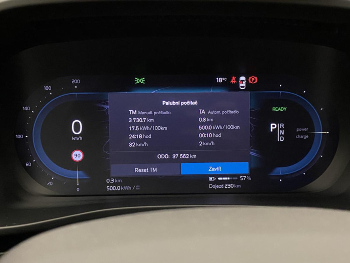 Volvo XC40 P6 RECHARGE ČR 69kWh REZERVACE
