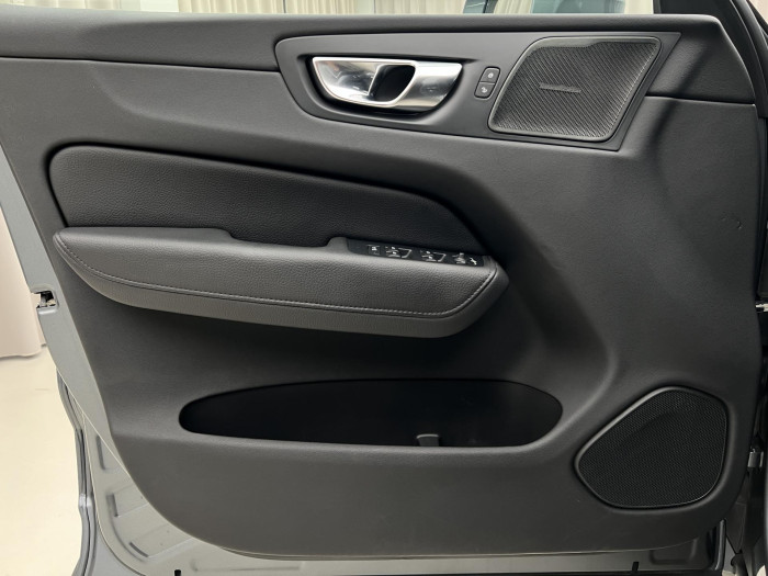 Volvo XC60 B4 AWD MOMENTUM POLESTAR AUT 2.0 Momentum