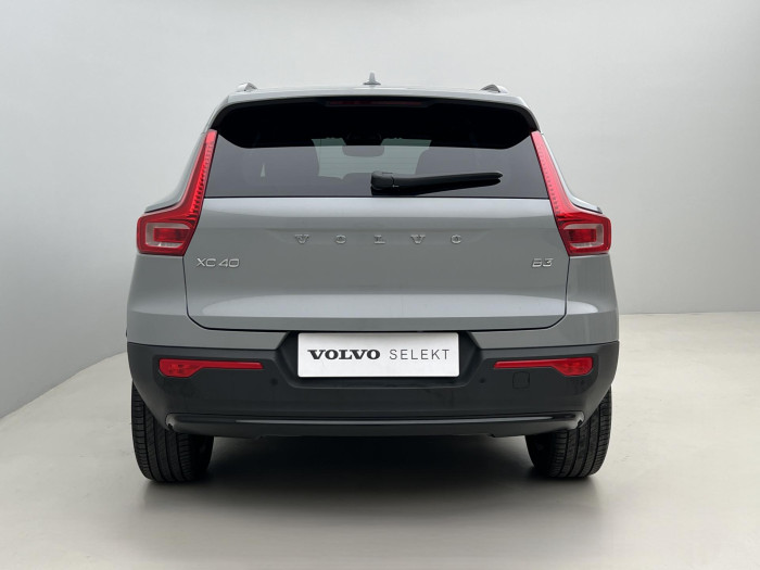 Volvo XC40 B3 PLUS DARK AUT CZ 1.maj.