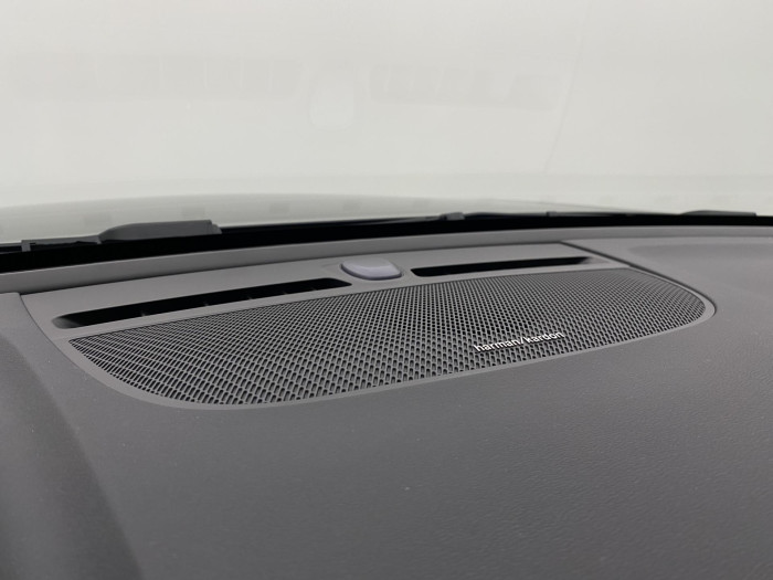 Volvo XC40 B3 AUT PLUS BLACK EDITION