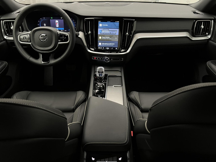 Volvo S60 B5 AWD ULTIMATE DARK REZERVACE