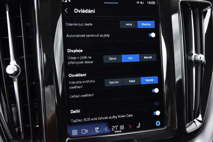 Volvo XC60 B4 AWD MOMENTUM REZERVACE 2.0 Momentum