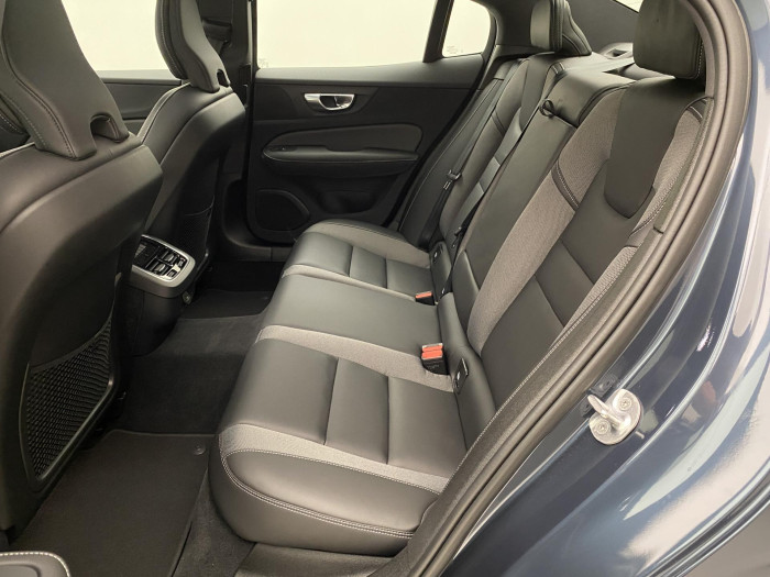 Volvo S60 B5 AWD R-DESIGN AUT