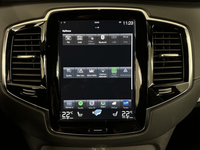 Volvo XC90 B5 AWD R-DESIGN AUT REZERVACE