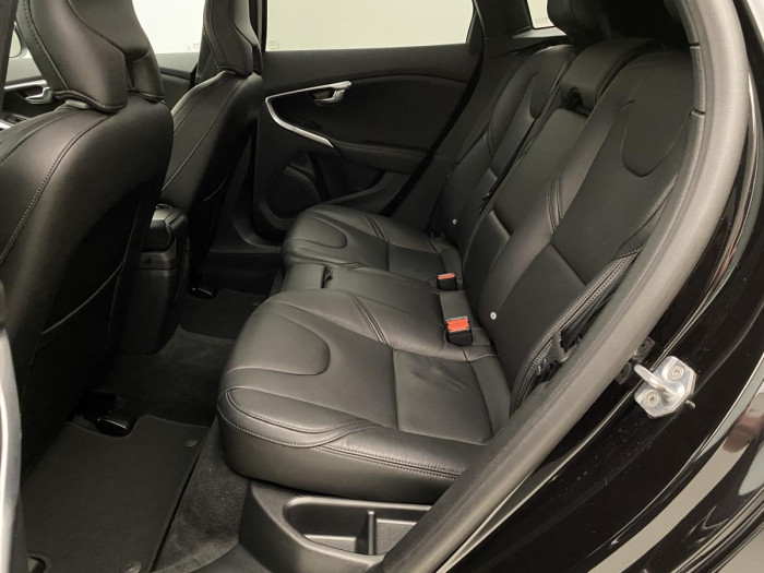 Volvo V40 D2 MOMENTUM REZERVACE 2.0 d Momentum