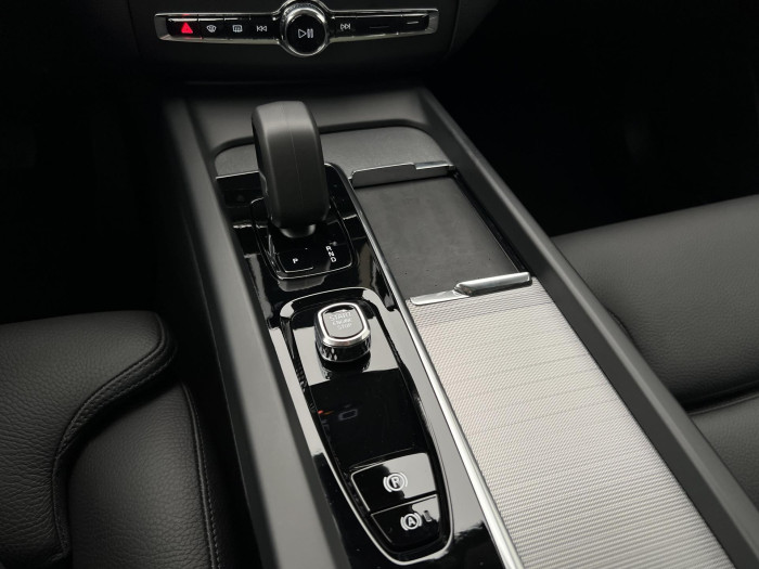 Volvo XC60 T6 AWD RECHARGE PLUS DARK AUT
