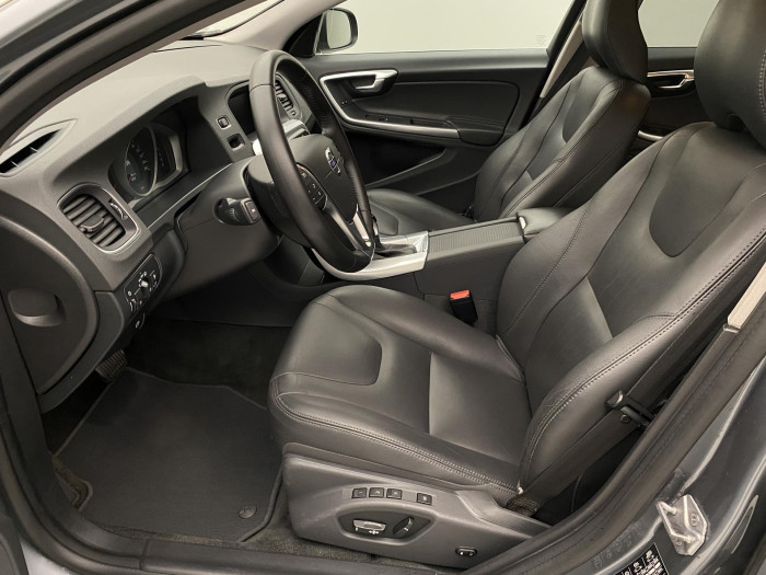 Volvo V60 D4 MOMENTUM AUT CZ 2.0 d Momentum