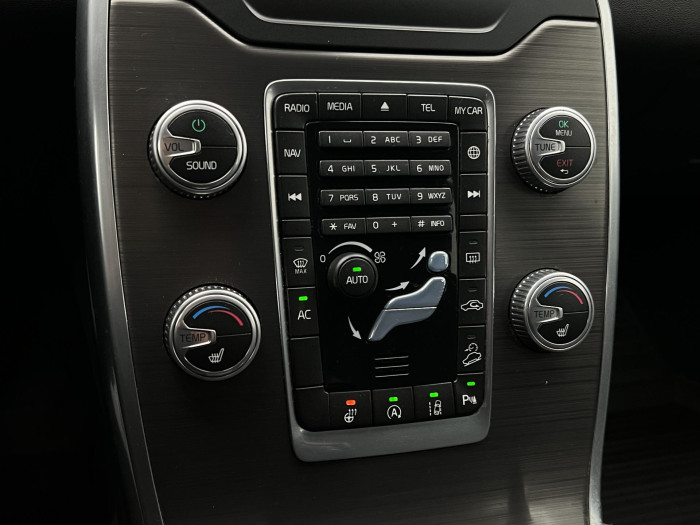 Volvo XC70 D4 AWD MOMENTUM AUT 2.4 d Momentum