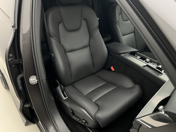 Volvo XC60 B4 AWD PLUS DARK AUT 1.maj.