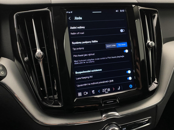 Volvo XC60 B4 AWD DARK PLUS AUT