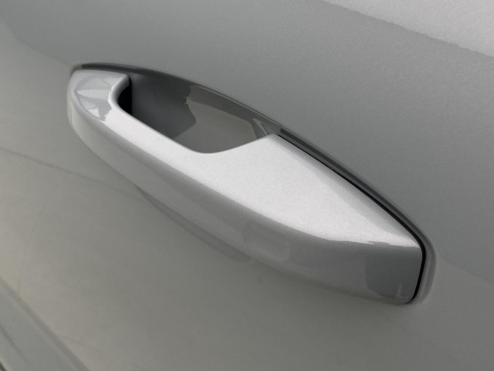 Volvo XC40 B3 DARK PLUS AUT CZ