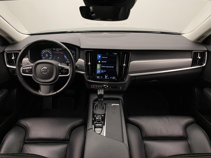 Volvo V90 CC D5 AWD MOMENTUM REZERVACE 2.0 d CC CC Momentum