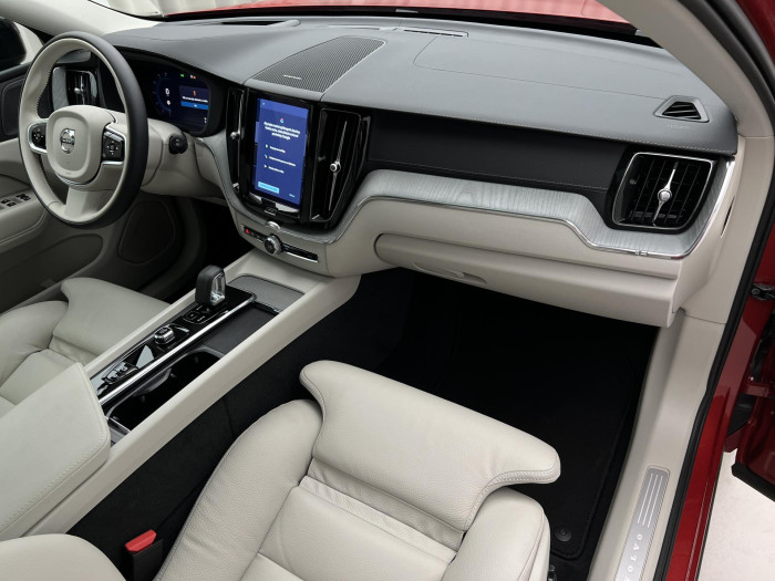 Volvo XC60 T6 AWD RECHARGE ULTRA DARK AUT