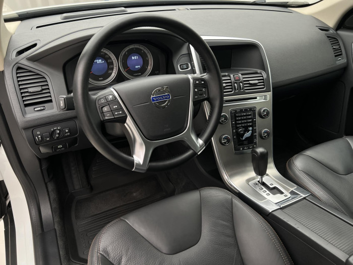 Volvo XC60 D3 AWD SUMMUM AUT CZ 2.4 d Summum
