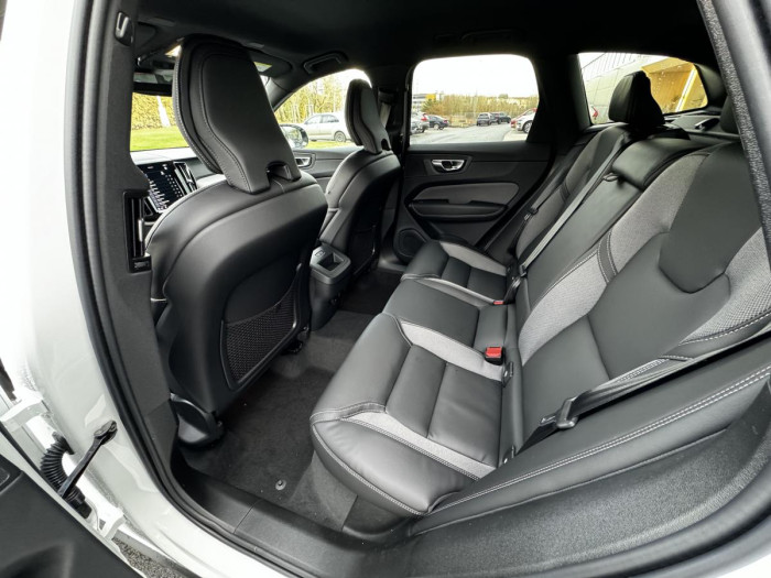 Volvo XC60 B4 AWD AUT DARK PLUS 2.0 Plus