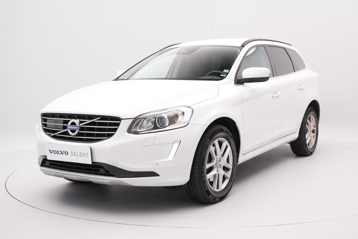 Volvo XC60 D4 AWD MOMENTUM REZERVACE 2.4 d Momentum