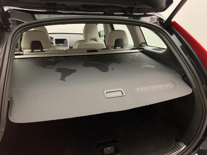 Volvo XC60 D4 OCEAN RACE AUT REZERVACE 2.0 d