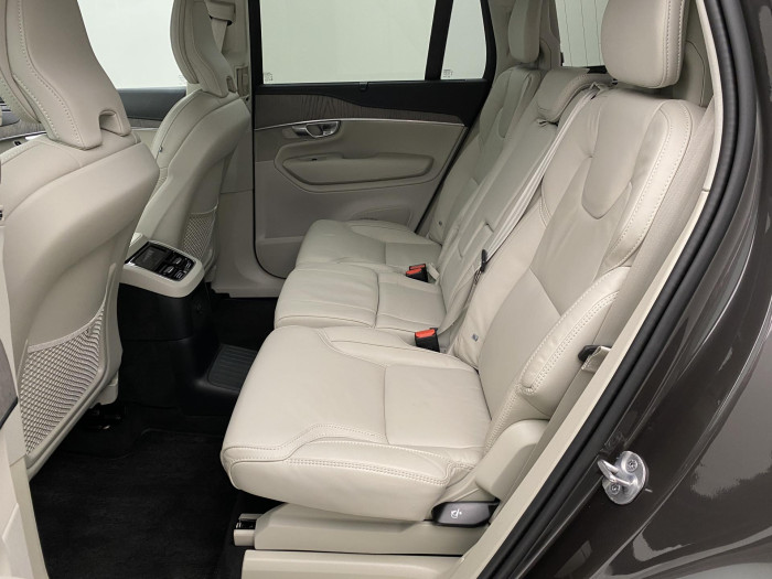 Volvo XC90 T8 AWD RECHARGE DARK REZERVACE