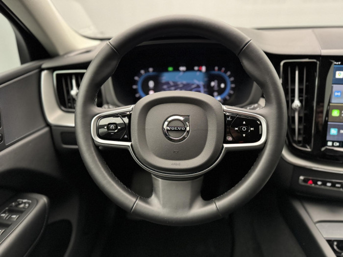 Volvo XC60 B5 AWD PLUS DARK AUT CZ 1.maj.