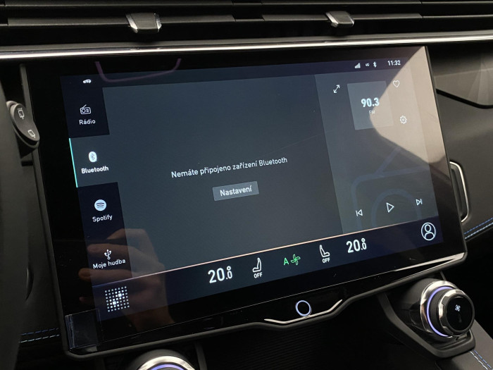 Lynk & Co 01 PHEV DCT REZERVACE