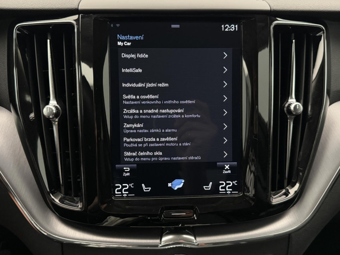 Volvo XC60 D4 MOMENTUM CZ REZERVACE 2.0 d Momentum