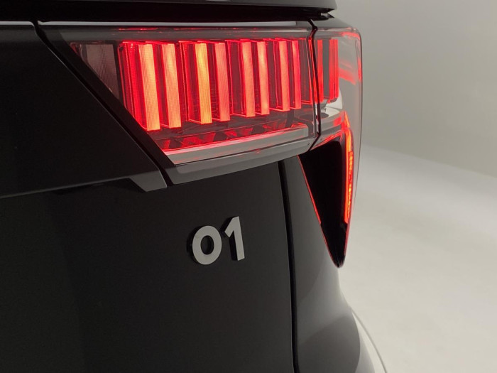 Lynk & Co 01 PHEV DCT AUT 1.maj. REZERVACE