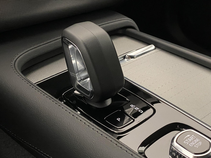 Volvo XC90 T8 AWD RECHARGE CORE 7míst