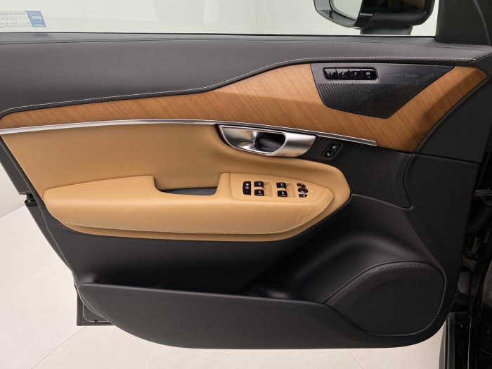 Volvo XC90 T6 AWD INSCRIPTION AUT CZ 7m