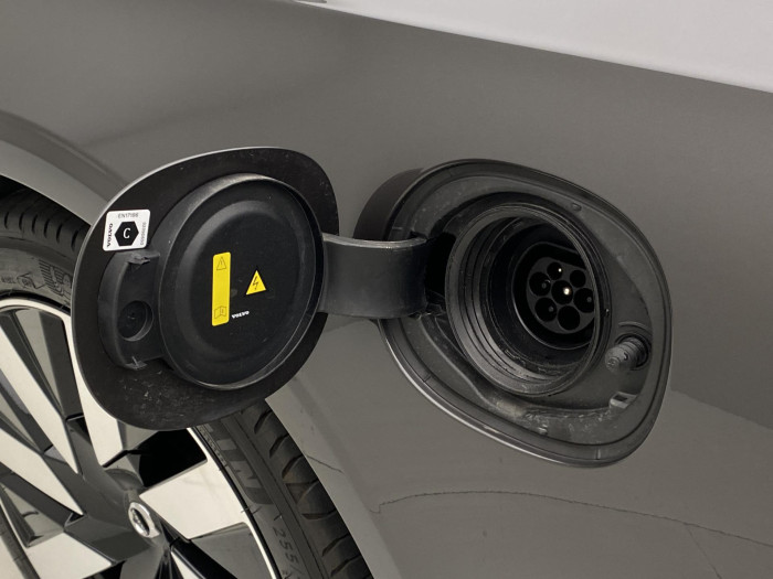 Volvo V90 T6 AWD PLUG-IN DARK PLUS AUT
