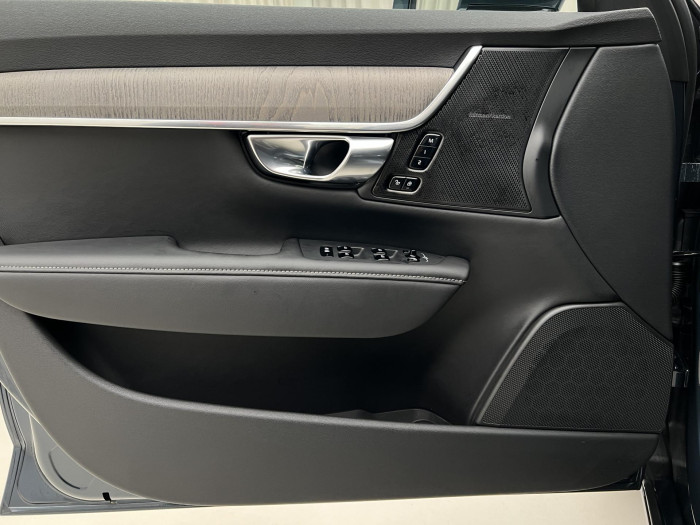 Volvo V90 T6 AWD RECHARGE PLUS BRIGHT