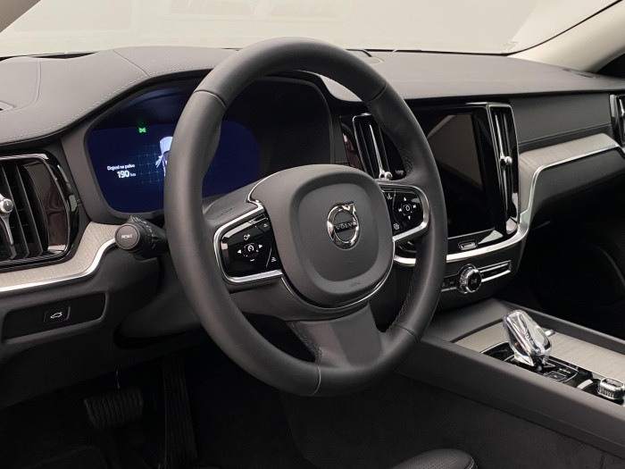 Volvo V60 CC B5 AWD BRIGHT REZERVACE 2.0 CC CC