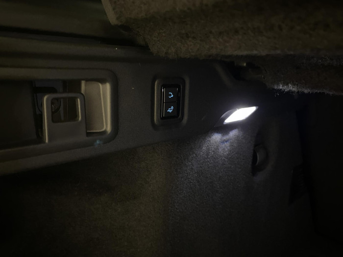 Jaguar F-Pace D200 AWD R-DYNAMIC  REZERVACE 2.0 d Dynamic