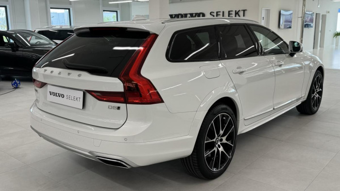 Volvo V90 CC D5 AWD PRO AUT REZERVACE 2.0 d CC CC