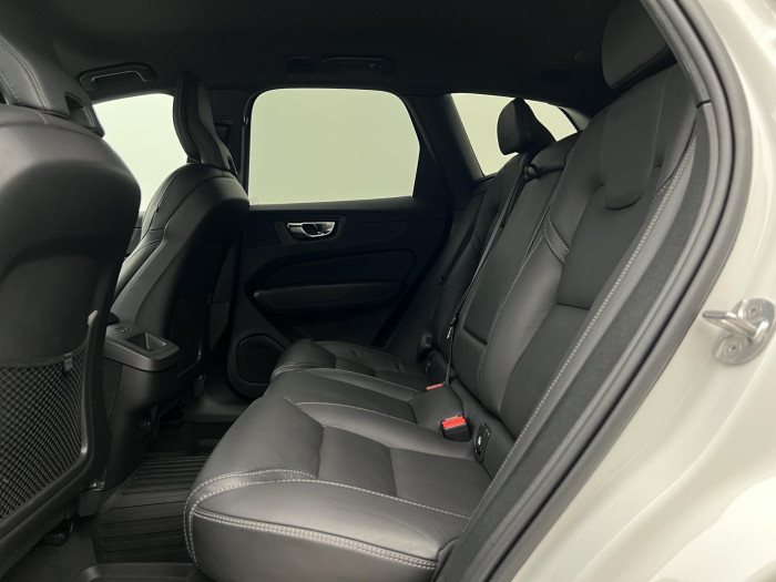 Volvo XC60 B4 AWD R-DESIGN AUT CZ