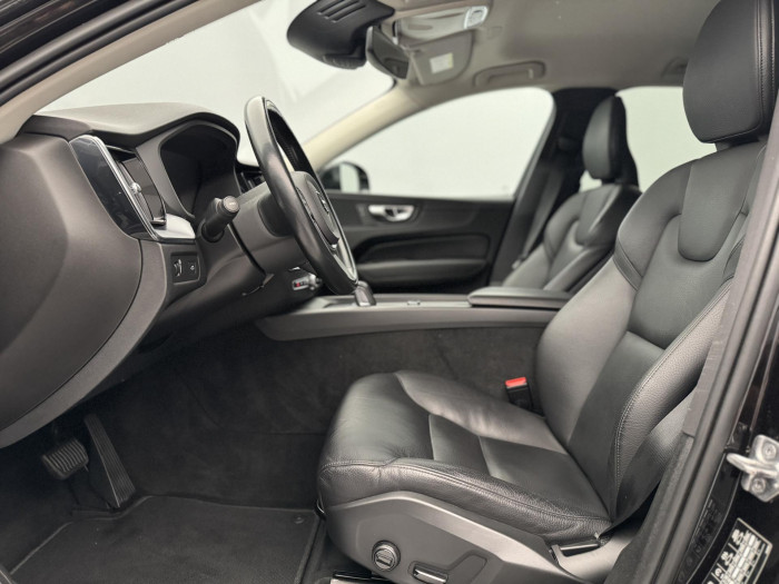 Volvo XC60 B4 AWD MOMENTUM PRO AUT 2.0 Momentum