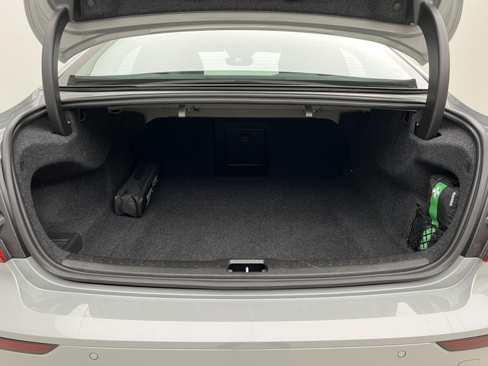 Volvo S60 B5 AWD ULTIMATE DARK AUT 1.maj