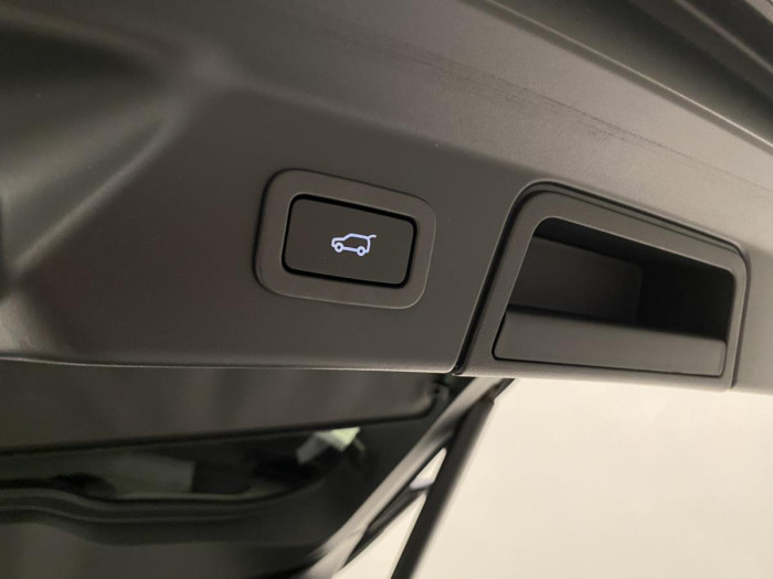 Land Rover Range Rover Velar D300 R-DYNAMIC HSE  REZERVACE 3.0 d Dynamic