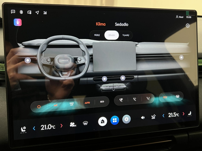 Lynk & Co 08 MORE PHEV