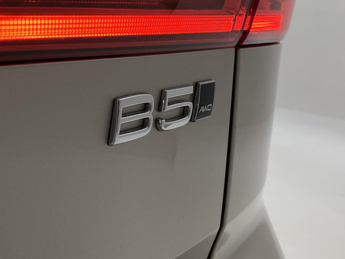 Volvo XC60 B5 AWD DARK PLUS AUT CZ